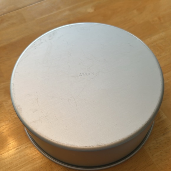 Wilton round cake pan NWT - Picture 4 of 5